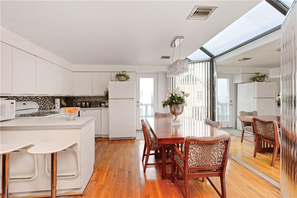 153 Amherst Street Brooklyn, NY 11235 - Photo 11 of 22 Gallery Image 11