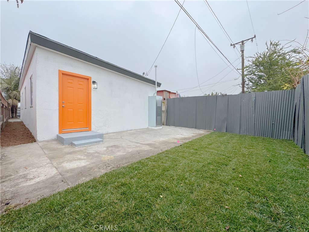 1366 West 152nd Street Compton, CA 90220 - Photo 23 of 30 a view of backyard and tree