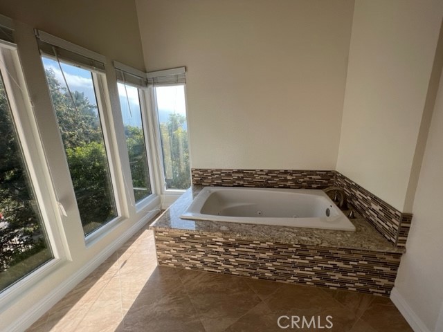 21530 Chirping Sparrow Road Diamond Bar, CA 91765 - Photo 13 of 16 Master Bath tub