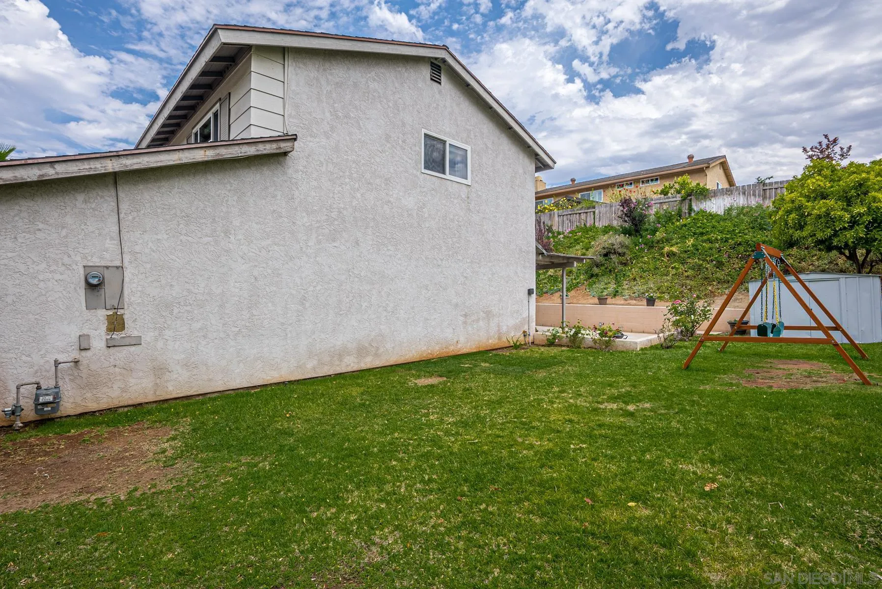 10046 Fieldcrest Street Spring Valley, CA 91977 - Photo 33 of 42 a view of backyard of house
