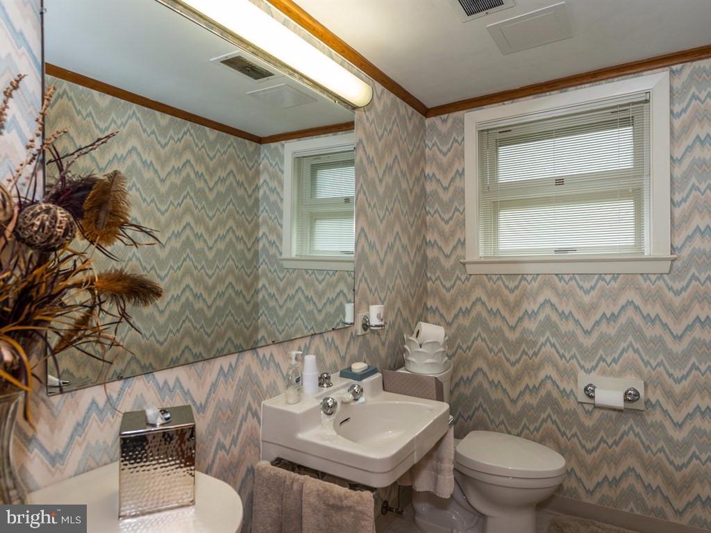 134 Woodside Road Lancaster, PA 17601 - Photo 22 of 29 Gallery Image 22