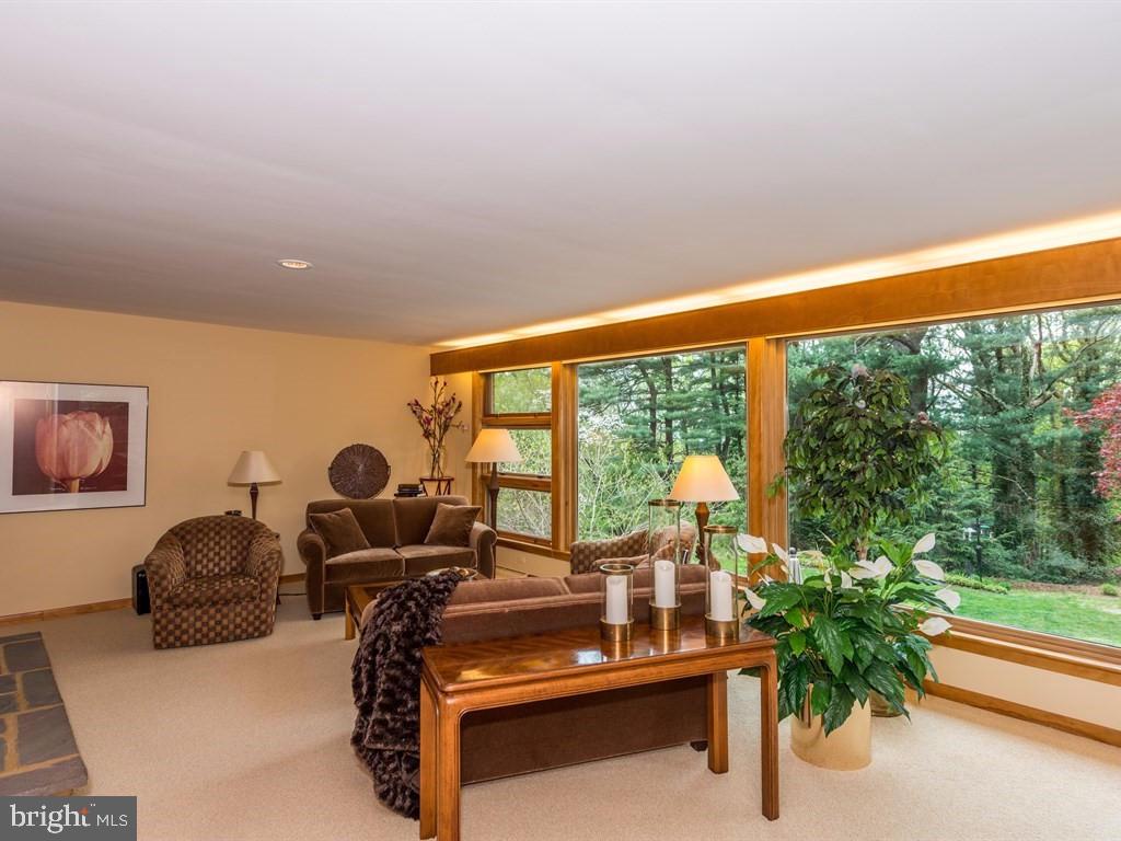 134 Woodside Road Lancaster, PA 17601 - Photo 5 of 29 Gallery Image 5