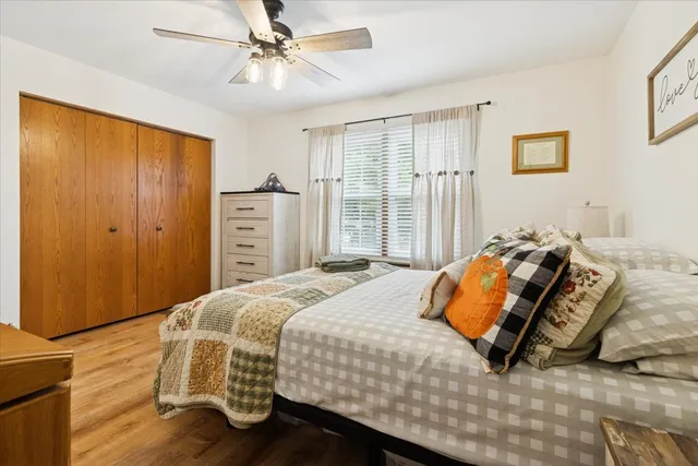 $285,000 | 1204 Glen Mor Drive, Unit B, Shorewood, IL 60404