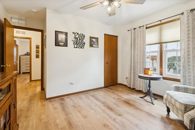 $285,000 | 1204 Glen Mor Drive, Unit B, Shorewood, IL 60404