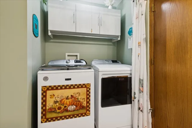 $285,000 | 1204 Glen Mor Drive, Unit B, Shorewood, IL 60404