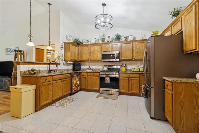 $285,000 | 1204 Glen Mor Drive, Unit B, Shorewood, IL 60404