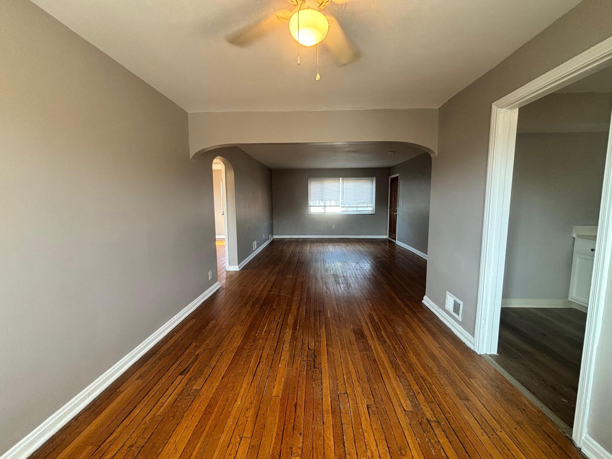 34 North Hampton Road, Unit C Columbus, OH 43213 - Photo 2 of 11 IMG_2372