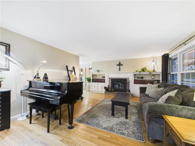 $574,900 | 77 Fairfield Drive, North Kingstown, RI 02852