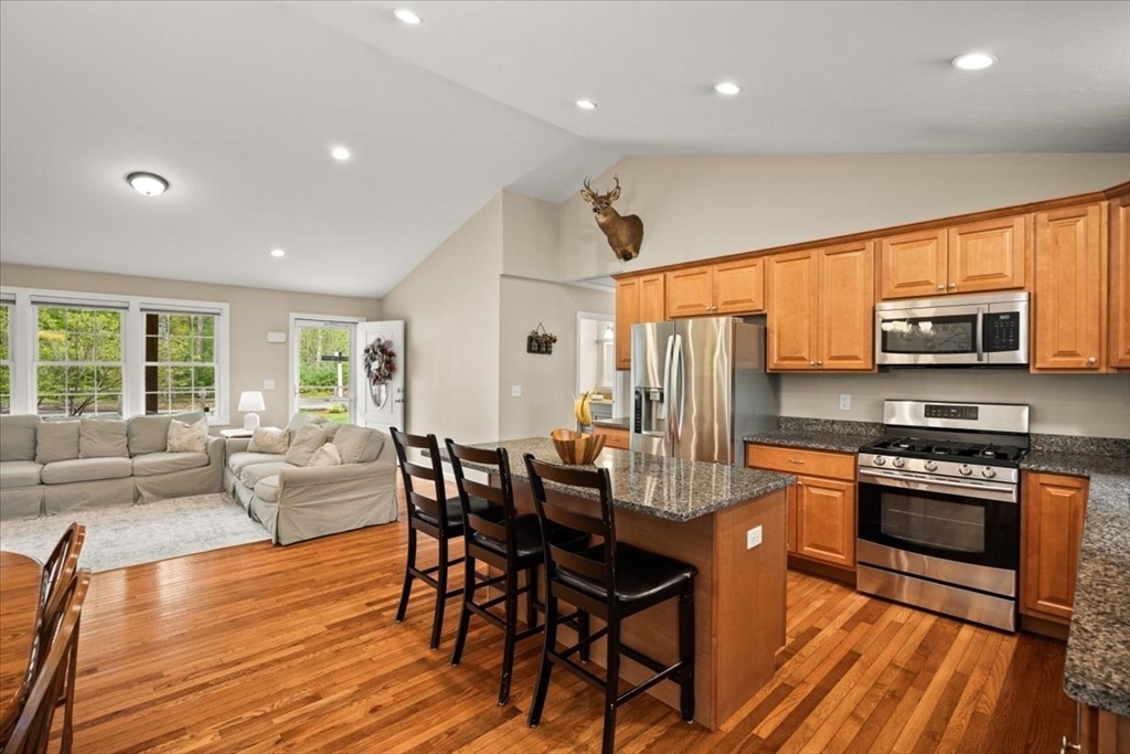 1 Dr Braley Road Rochester, MA 02770 - Photo 8 of 26 Gallery Image 8