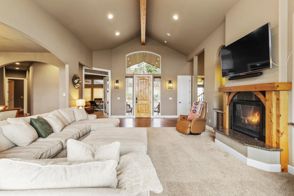 6447 Jake Road Klamath Falls, OR 97601 - Photo 8 of 59