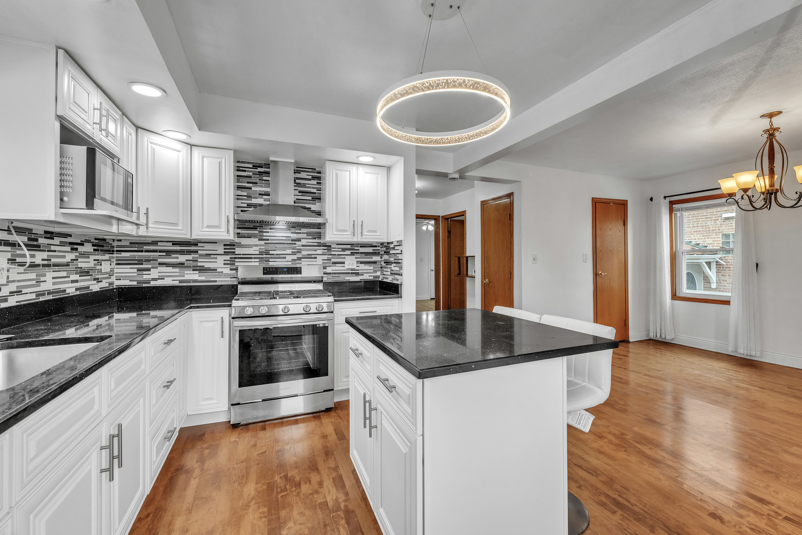 3814 West 69th Place Chicago, IL 60629 - Photo 8 of 25