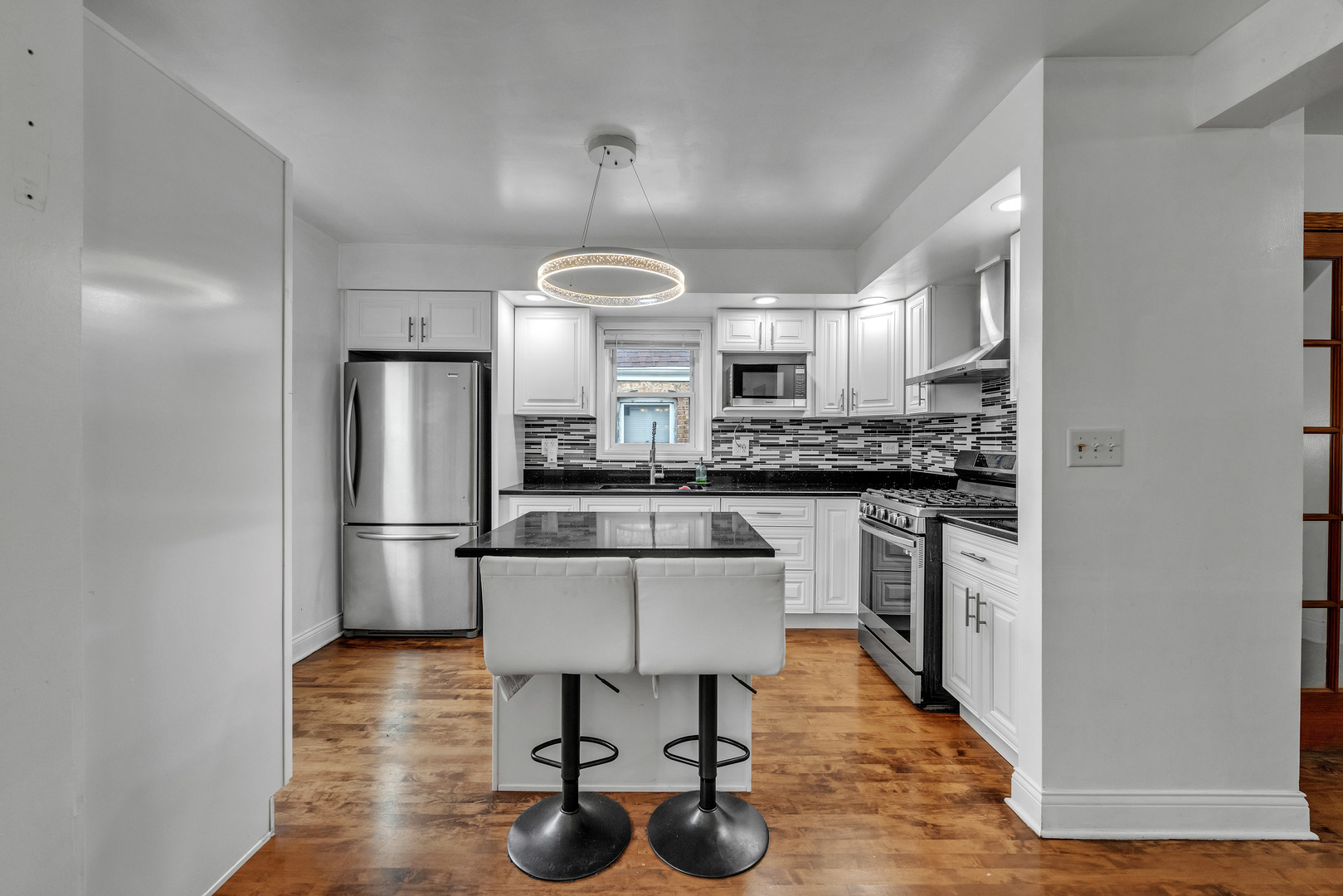 3814 West 69th Place Chicago, IL 60629 - Photo 9 of 25