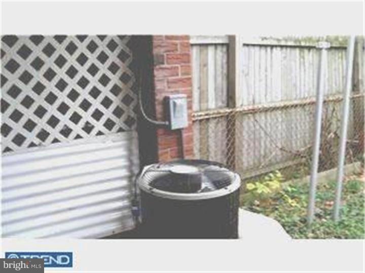 12404 Academy Road Philadelphia, PA 19154 - Photo 4 of 20 Exterior Back