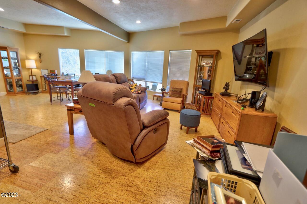 7555 Yaquina Bay Road Newport, OR 97365 - Photo 27 of 54 Family Room