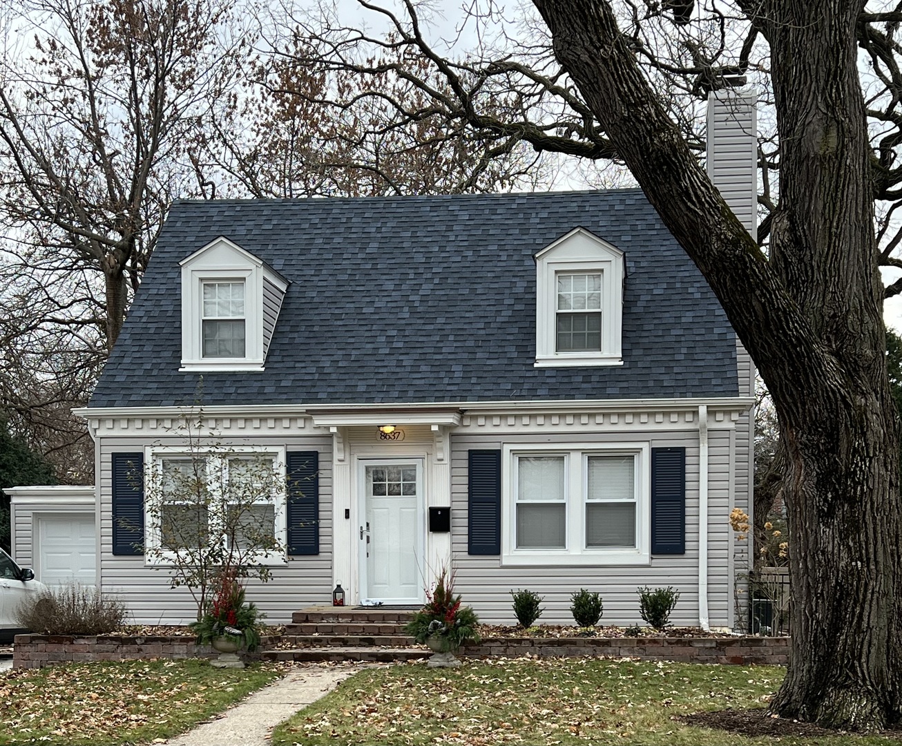 8637 Rockefeller Avenue Brookfield, IL 60513 - Photo 3 of 27 Gallery Image 3