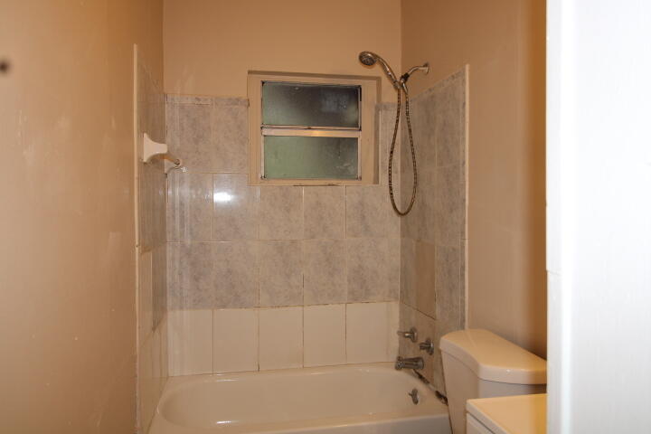 1417 West 32nd Street Riviera Beach, FL 33404 - Photo 15 of 16 IMG_1146