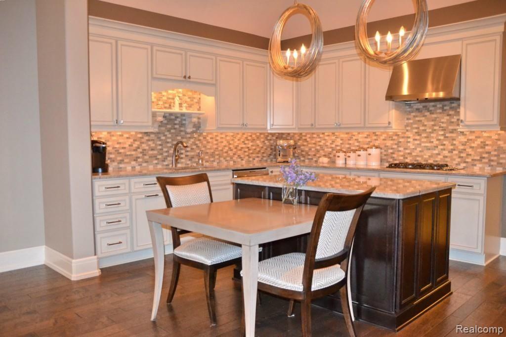 5170 Newport Court Rochester, MI 48306 - Photo 9 of 34 Premium Materials Throughout