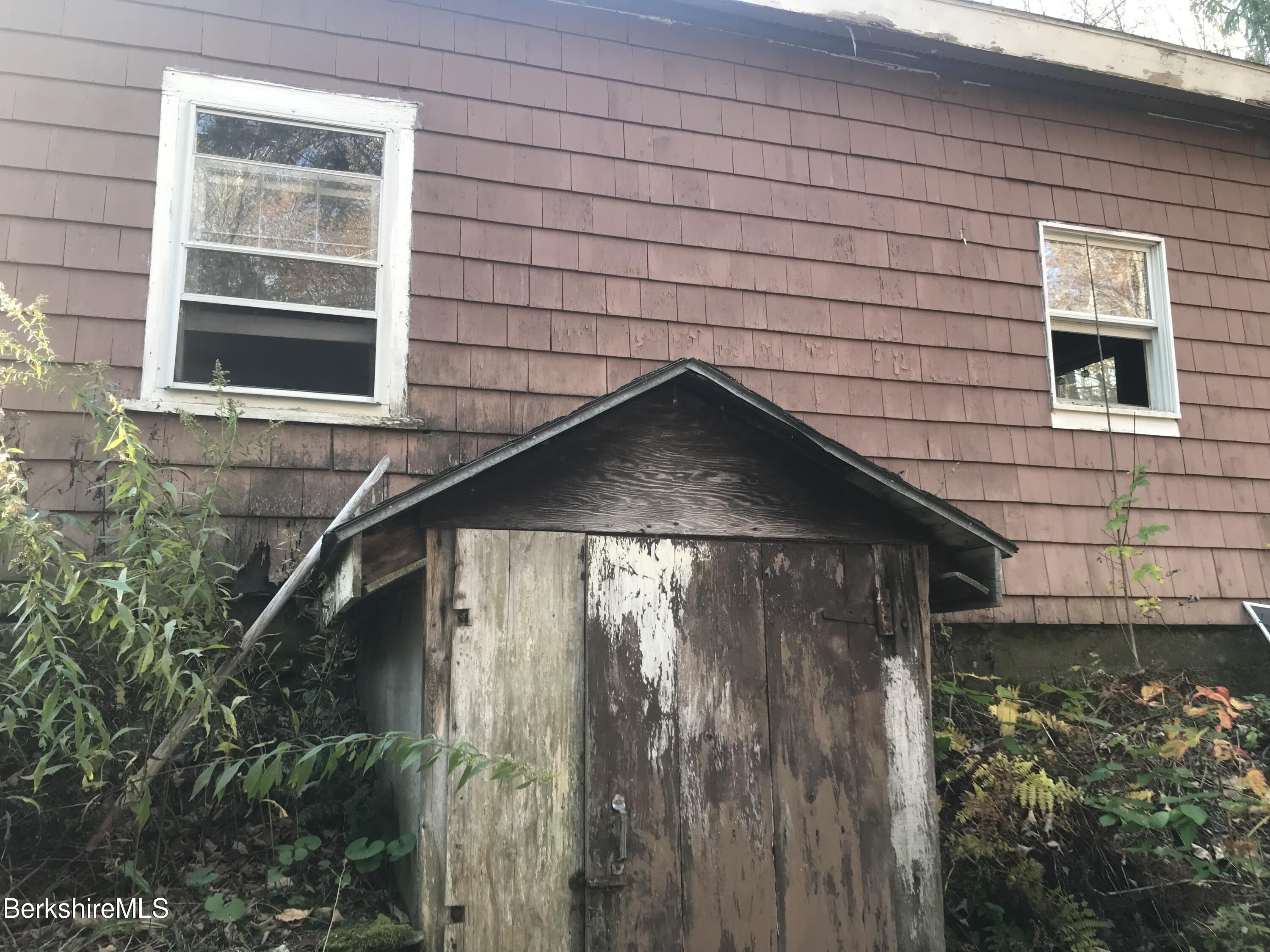 18 Rosenberg Road Lanesborough, MA 01237 - Photo 3 of 14 hatchway