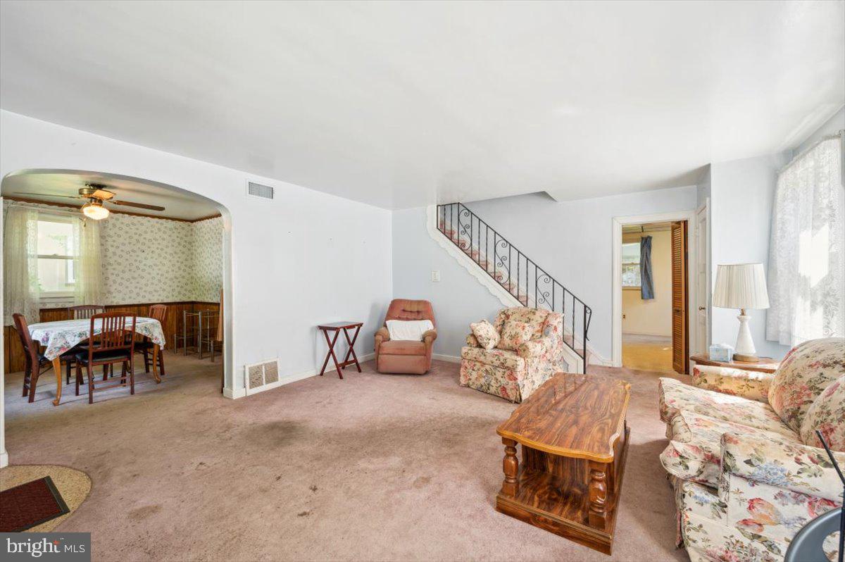 1032 Edgerton Road Secane, PA 19018 - Photo 4 of 48