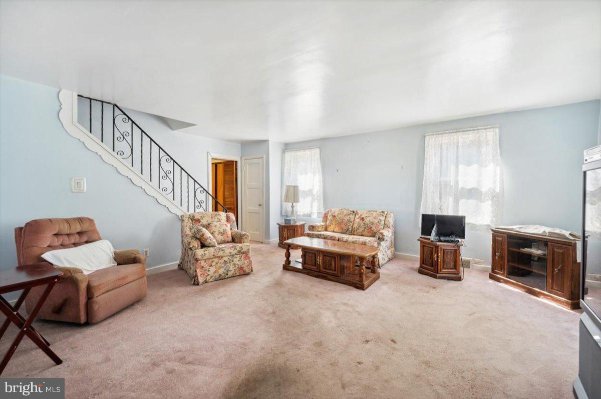 1032 Edgerton Road Secane, PA 19018 - Photo 5 of 48