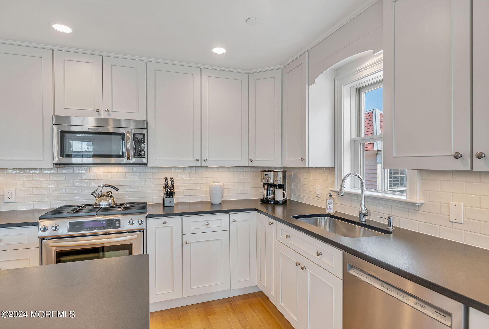 30 Ocean Pathway, Unit 3E Ocean Grove, NJ 07756 - Photo 15 of 51 015-1900x1280-photo