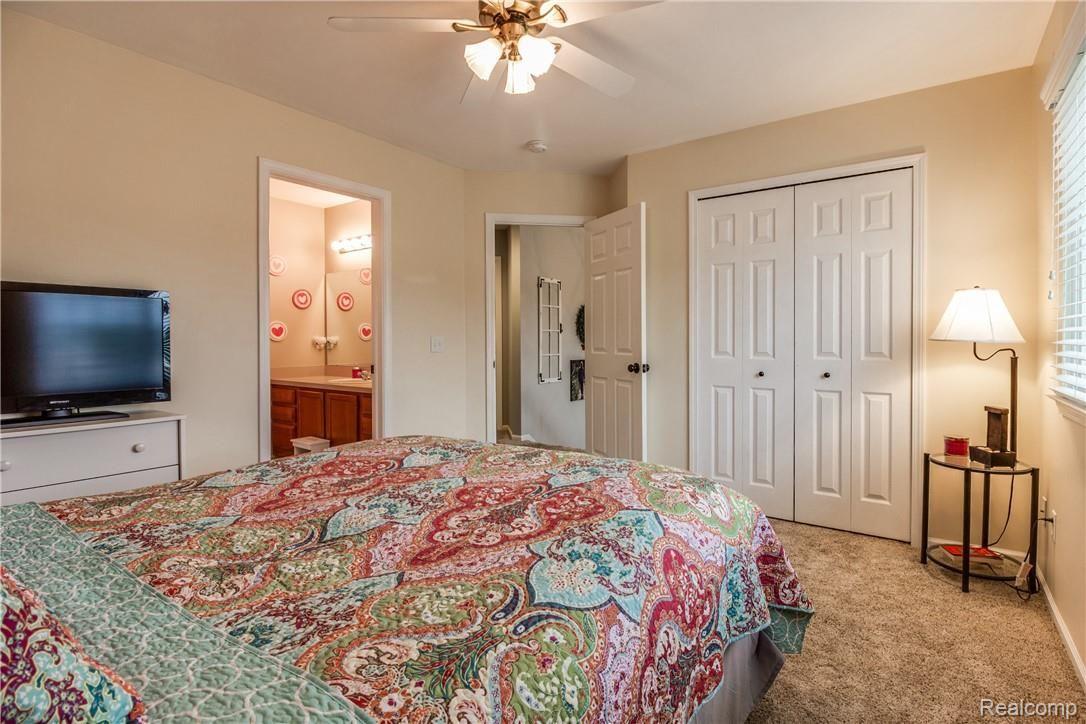 916 Ridgeview Circle Lake Orion, MI 48362 - Photo 49 of 70 Interiors (38 of 59).jpg