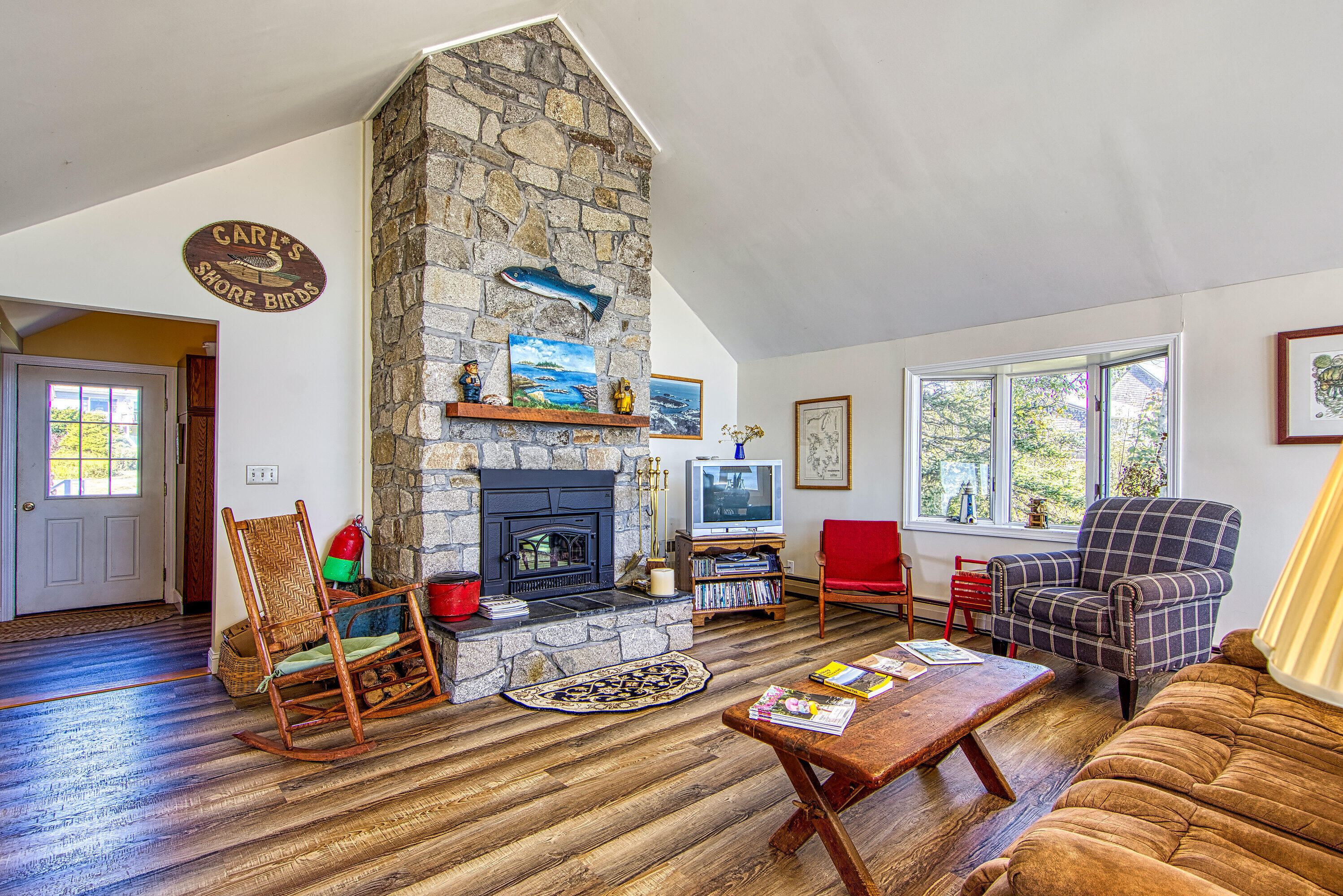 96 Cranberry Point Road Gouldsboro, ME 04624 - Photo 14 of 36 96 Cranberry great room and entry
