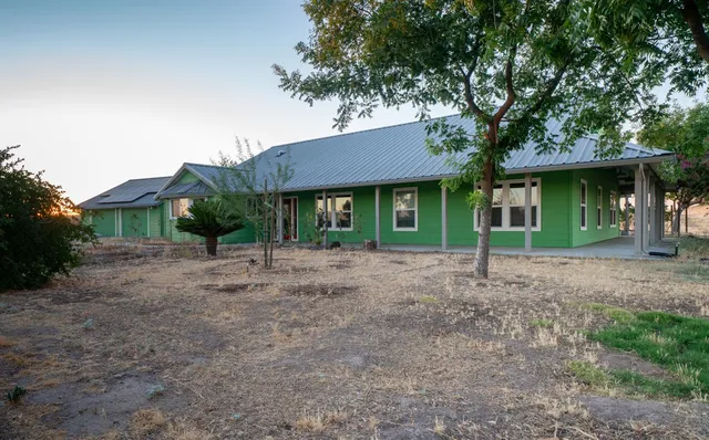 $999,999 | 37491 Verde Avenue, Madera, CA 93636