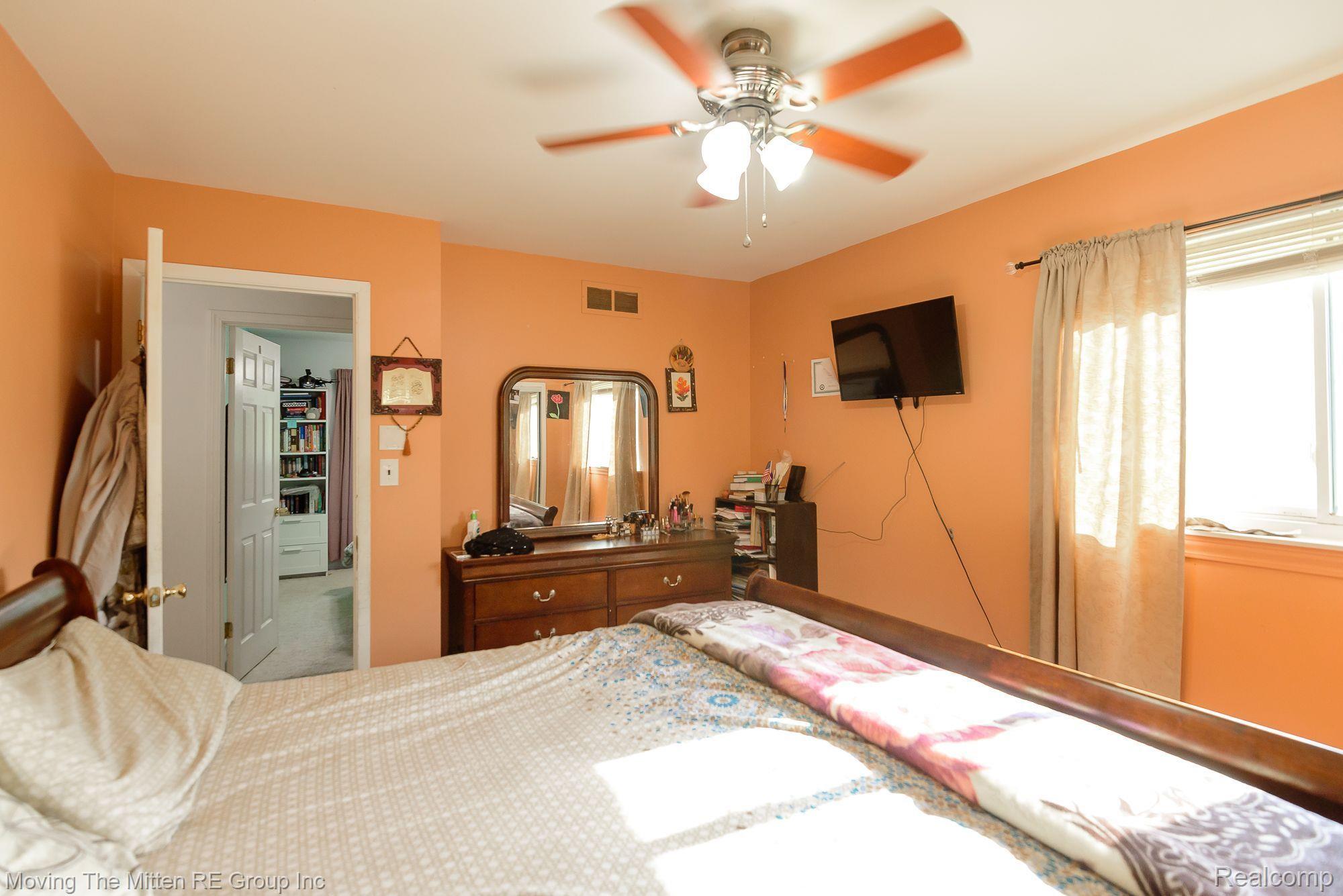 44240 Saltz Road Canton, MI 48187 - Photo 21 of 41 Gallery Image 21