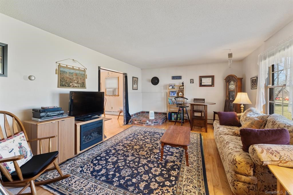 41 Margaret Henry Road Danielson, CT 06239 - Photo 10 of 38 Gallery Image 10