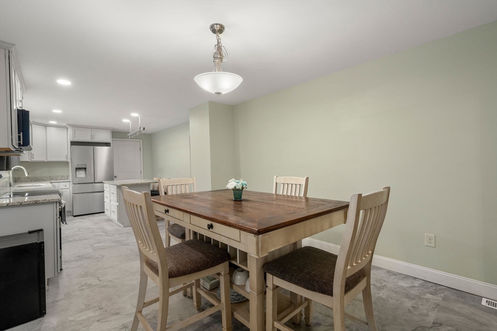 61 East Brimfield Road Holland, MA 01521 - Photo 6 of 29