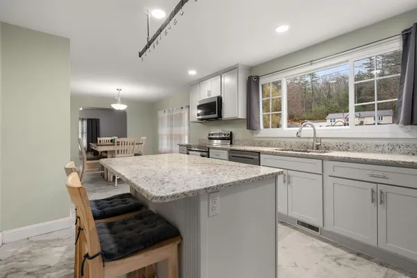 $510,000 | 61 East Brimfield Road, Holland, MA 01521