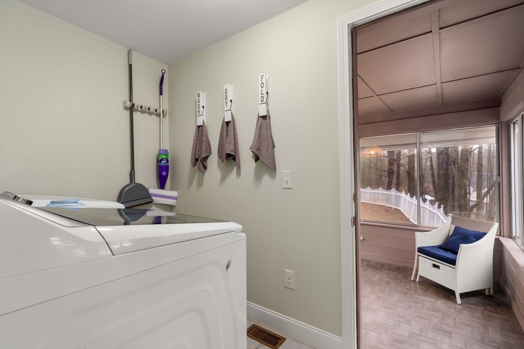 61 East Brimfield Road Holland, MA 01521 - Photo 9 of 29