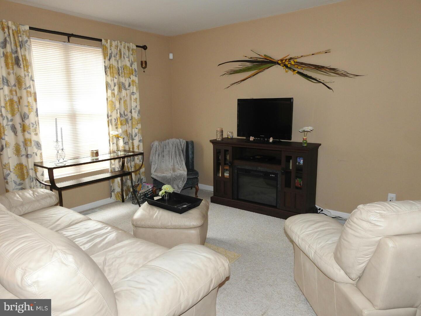 4216 St Leonard Road St. Leonard, MD 20685 - Photo 3 of 18 Living Room