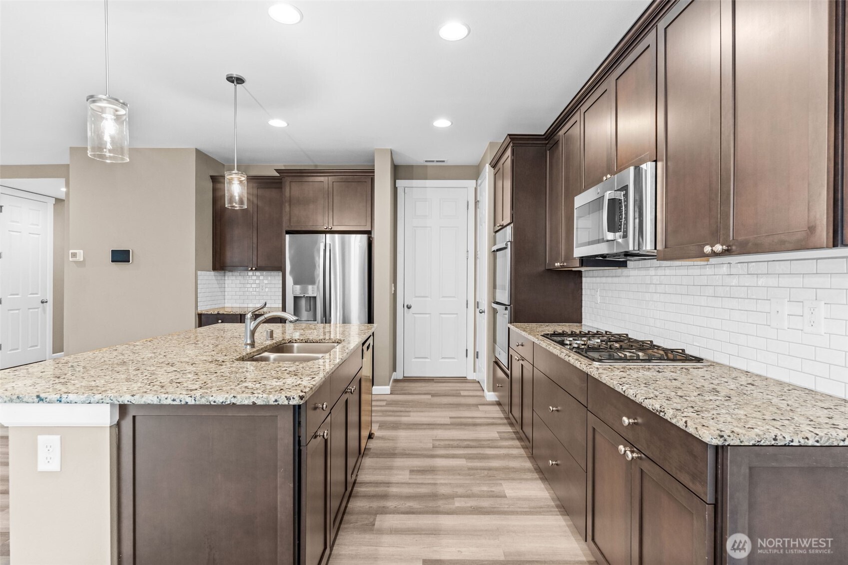 9852 Prospect Place Gig Harbor, WA 98332 - Photo 10 of 38