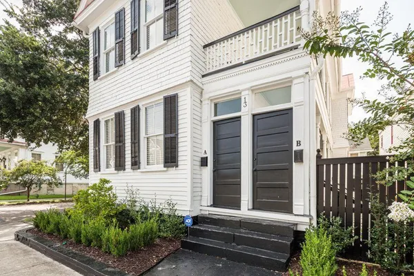 $3,500 | 13 Carolina Street, Unit B UPSTAIRS, Charleston, SC 29403