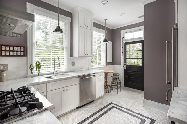$3,500 | 13 Carolina Street, Unit B UPSTAIRS, Charleston, SC 29403