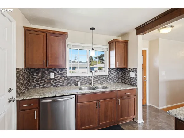 $419,000 | 1789 Lawnridge Avenue, Springfield, OR 97477