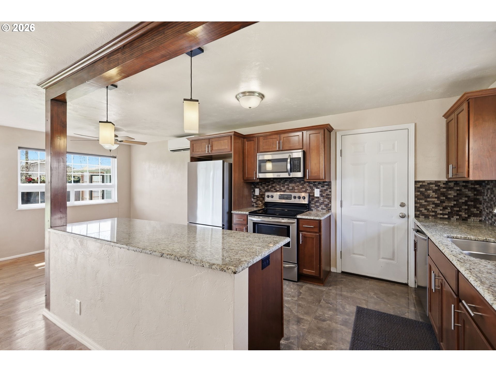 1789 Lawnridge Avenue Springfield, OR 97477 - Photo 10 of 41