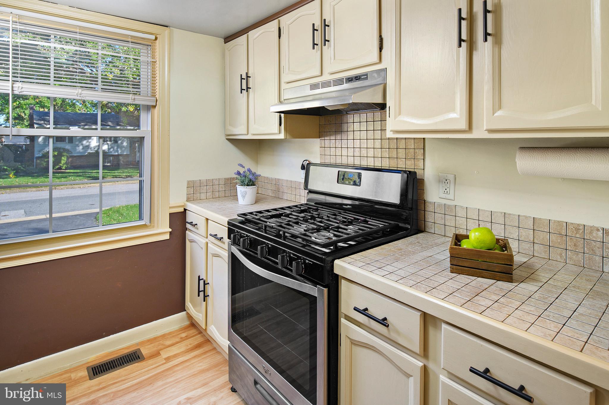 210 Homewood Road Linthicum Heights, MD 21090 - Photo 9 of 33 Kitchen (alt view)