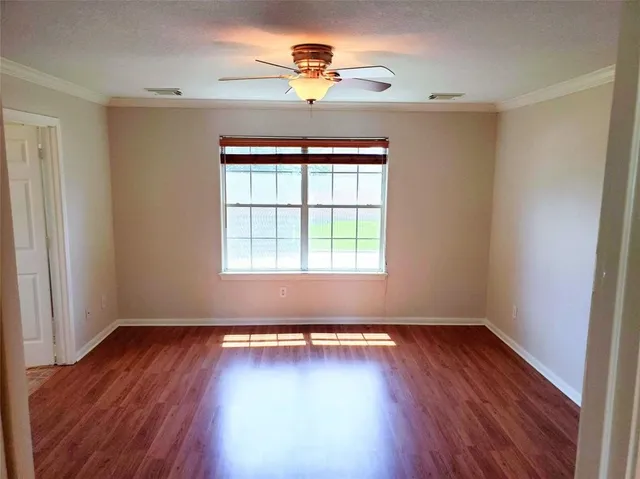 $2,000 | 6007 Shelbourne Park Lane, Houston, TX 77084