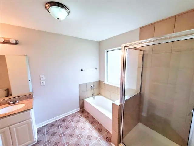 $2,000 | 6007 Shelbourne Park Lane, Houston, TX 77084