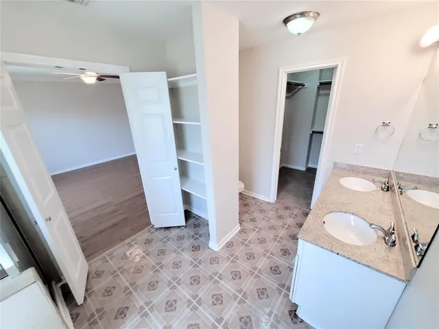 $2,000 | 6007 Shelbourne Park Lane, Houston, TX 77084