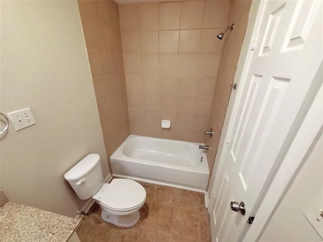 $2,000 | 6007 Shelbourne Park Lane, Houston, TX 77084