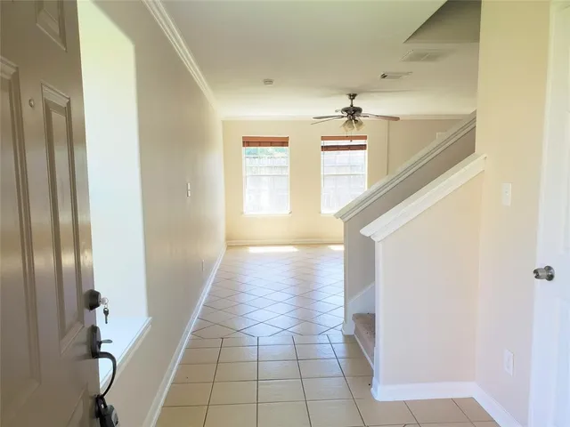 $2,000 | 6007 Shelbourne Park Lane, Houston, TX 77084