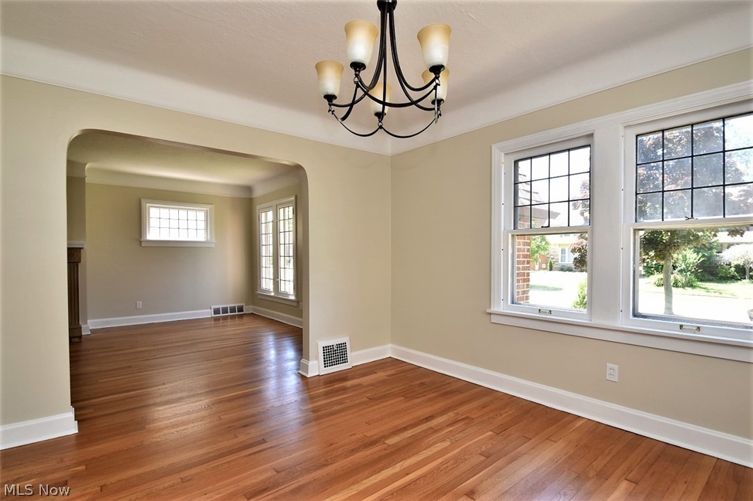 2247 Cranston Road Cleveland, OH 44118 - Photo 6 of 24