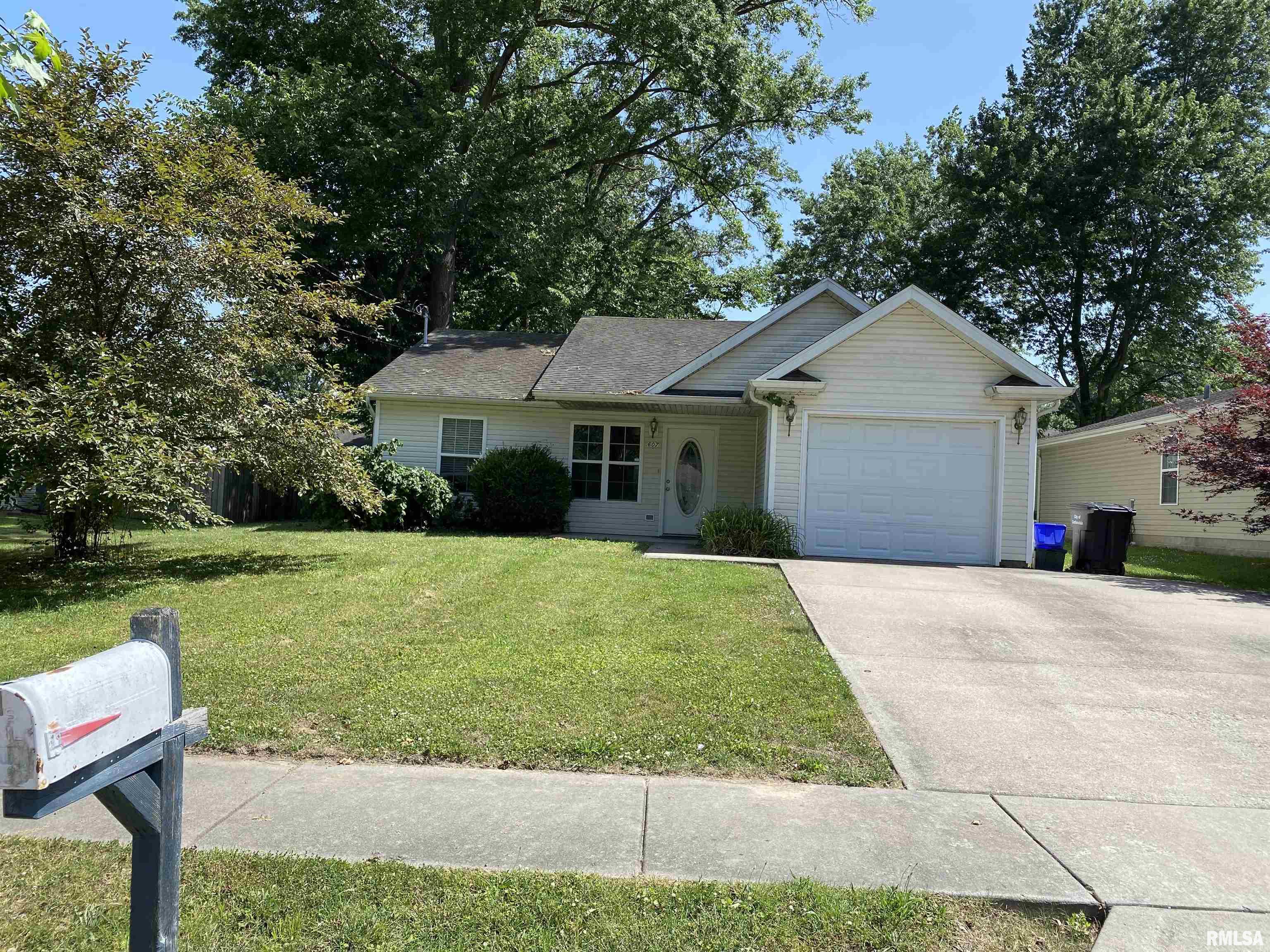 607 West Rigdon Street Carbondale, IL 62901 - Photo 1 of 15 Gallery Image 1