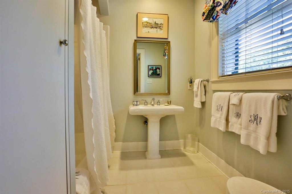 1724 Brandon Road Charlotte, NC 28207 - Photo 18 of 24 Gallery Image 18