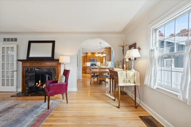 $299,900 | 1408 Ave D, Sterling, IL 61081