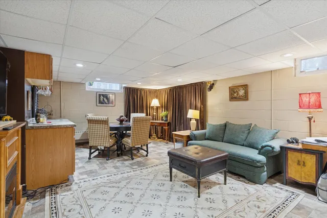 $299,900 | 1408 Ave D, Sterling, IL 61081